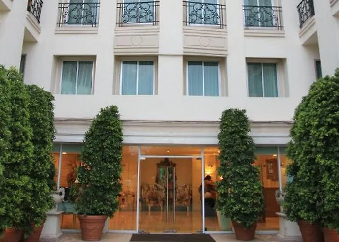 Romance Srinakarin Hotel 3*