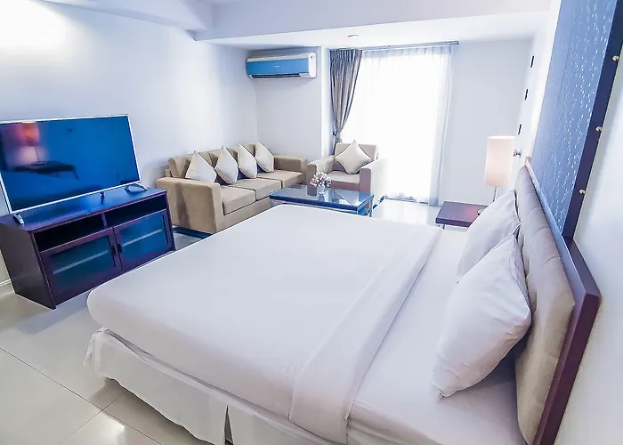 فندق Romance Srinakarin 3*