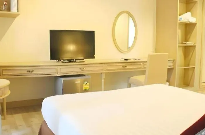 Hotel Romance Srinakarin 3*