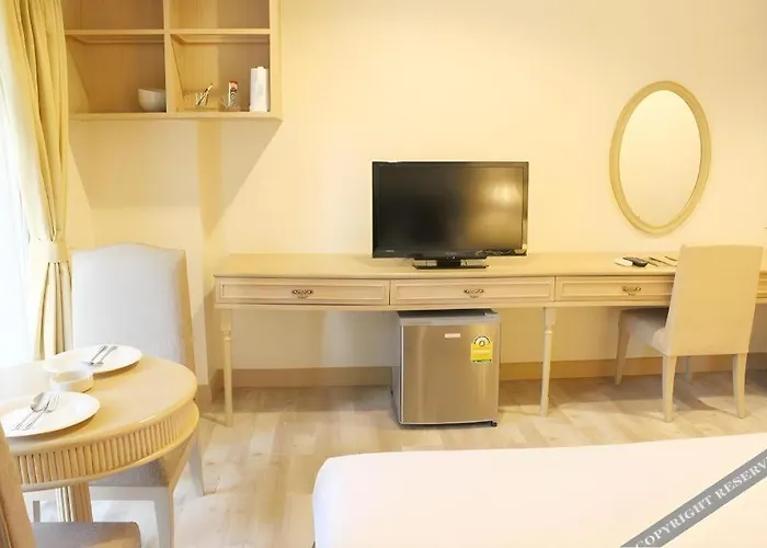 Hotel Romance Srinakarin Bangkok