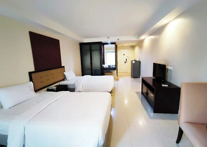 Romance Srinakarin Hotel