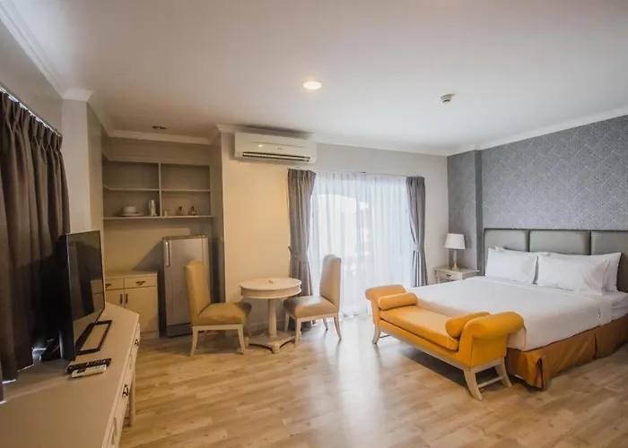 Hotel Romance Srinakarin Bangkok