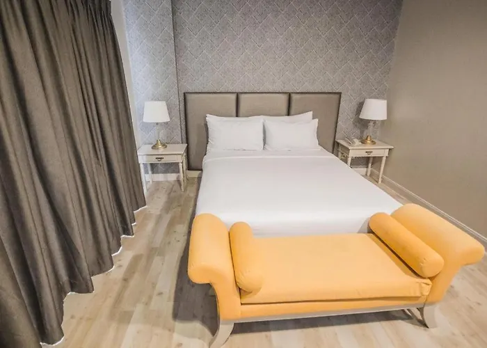 Hotel Romance Srinakarin Bangkok
